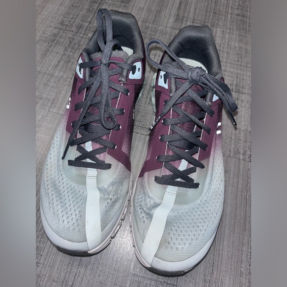 On-CloudFlow Women’s Training Shoes in mulberry-mint - Picture 1 of 9